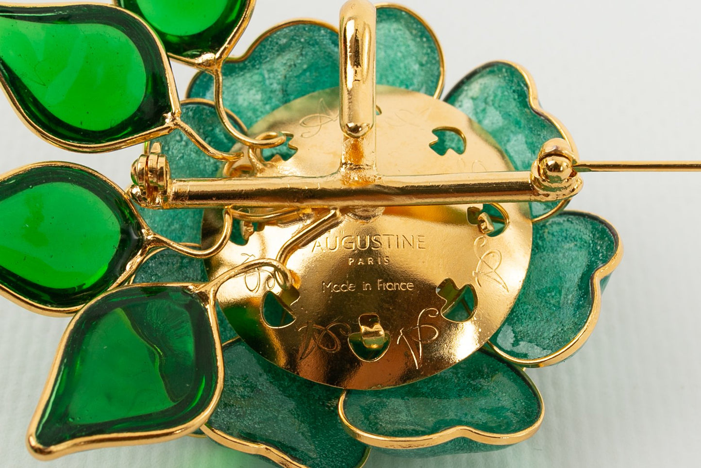 Broche camélia Augustine
