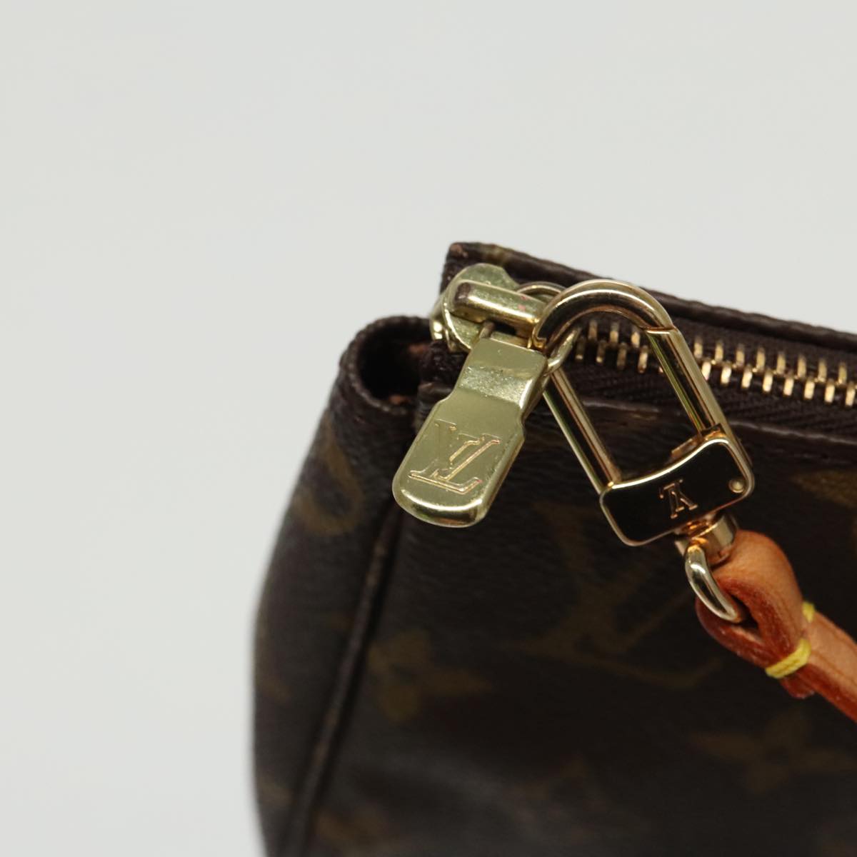 Pochette Flicie Monogram Clutch