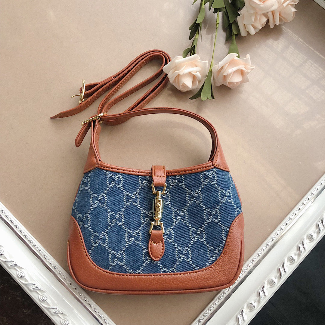 GC230 Mini:7.5x5.1x1.2inch Small:11x7.5x2inch