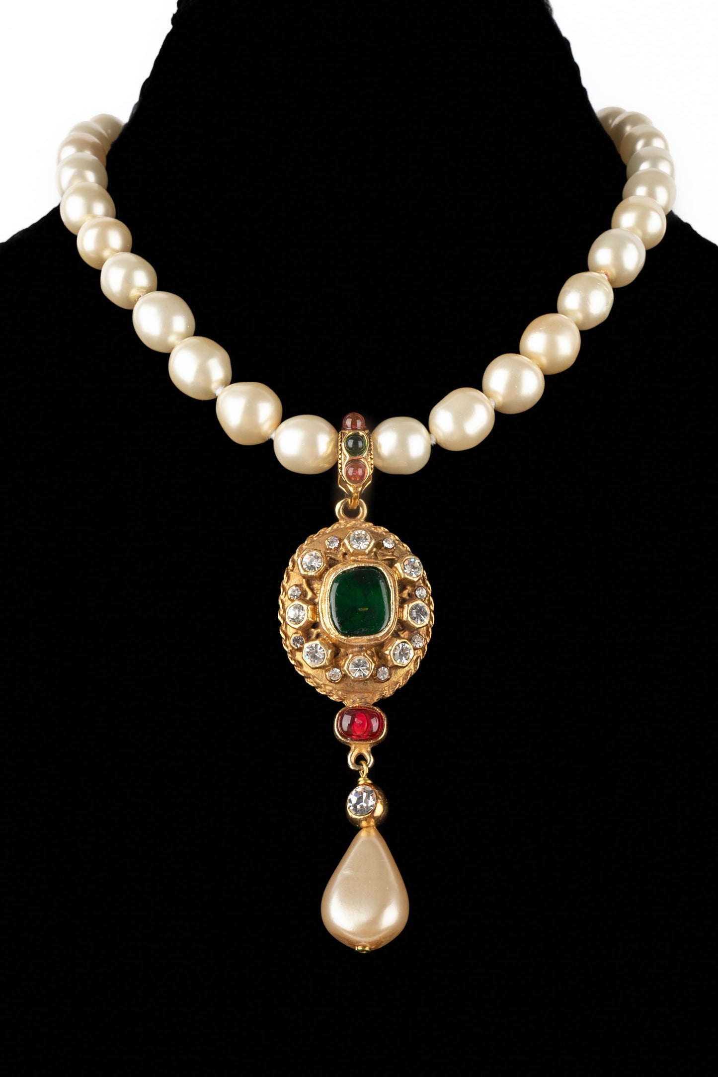 Collier baroque Chanel