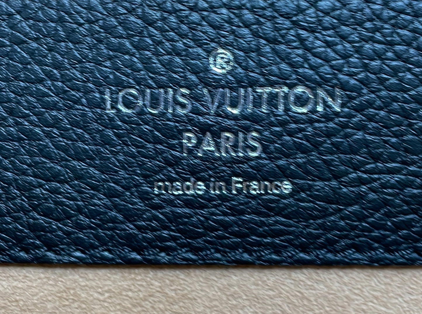 Louis Vuitton Lockme Ever Handbag Leather BB