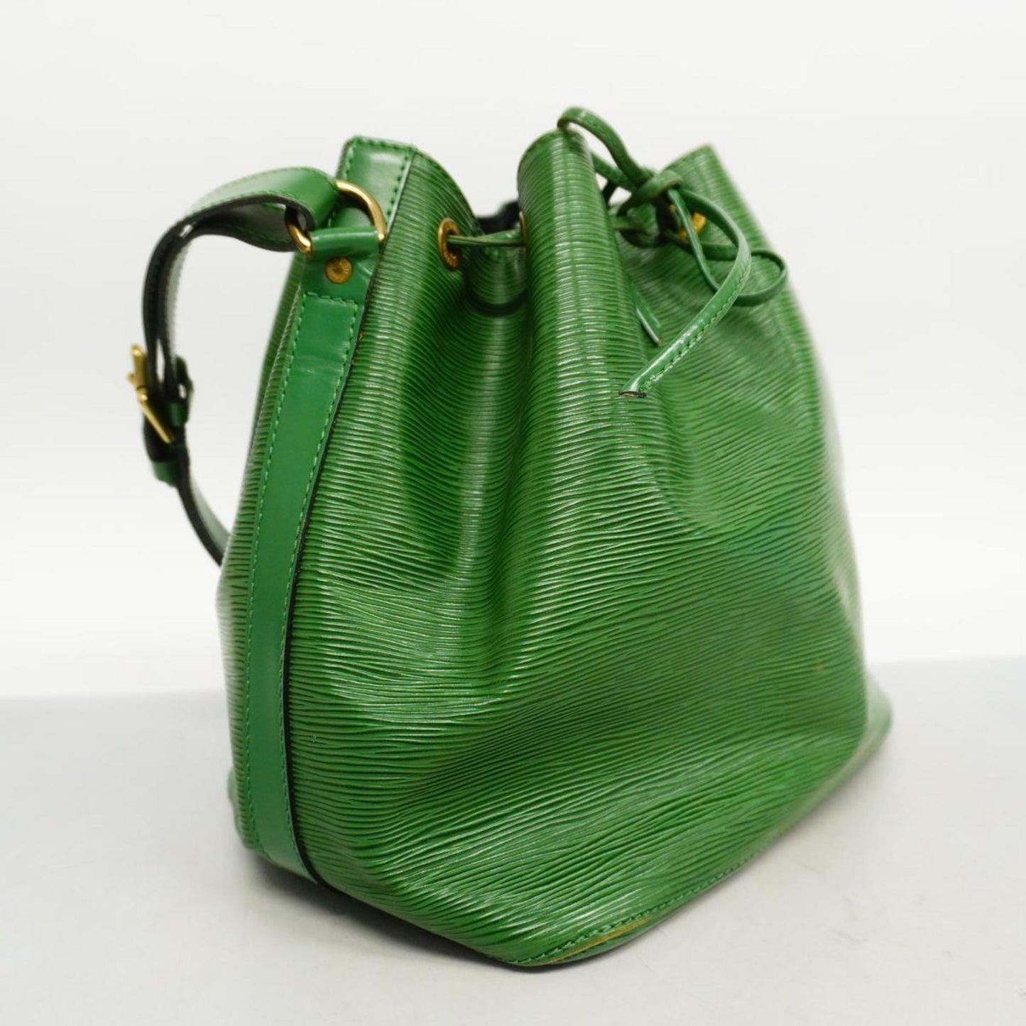 Louis Vuitton Noe Leather Shoulder Bag ()