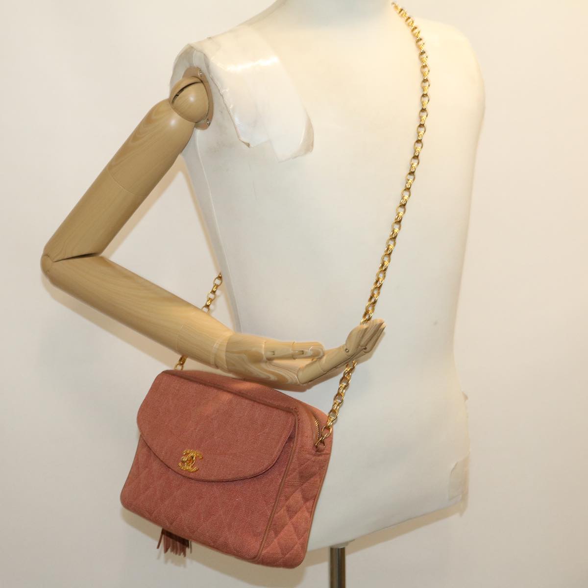 CHANEL Diana Turn Lock Chain Shoulder Bag Linen Fringe Pink CC 30153A
