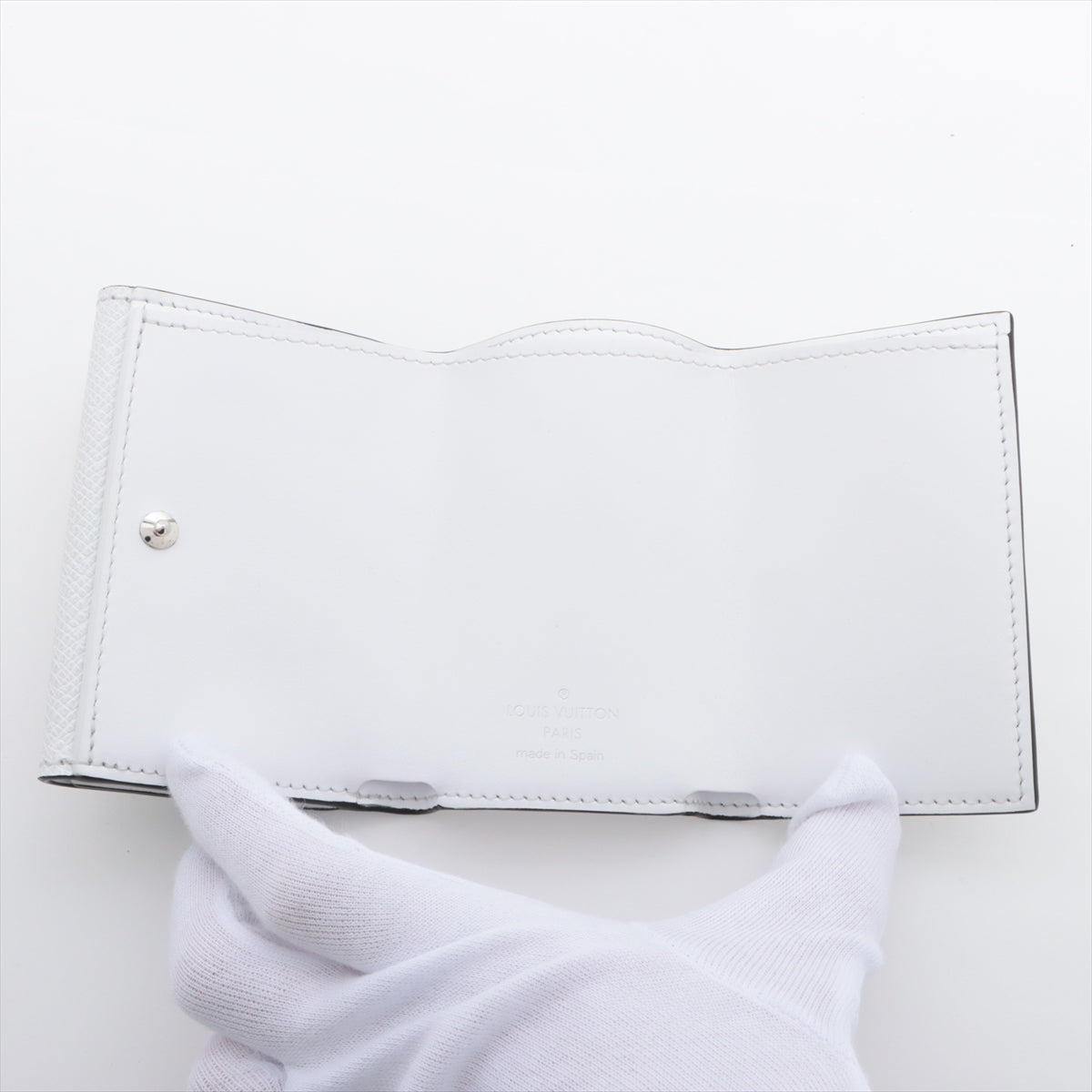 Louis Vuitton Taigaama Dialovery Compact Wallet White Compact Wallet M30899