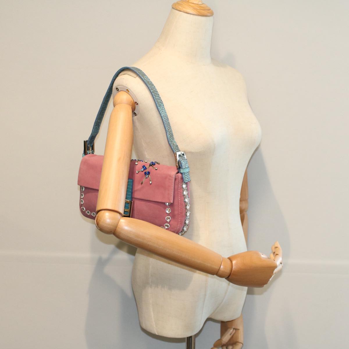 FENDI Mamma Baguette Shoulder Bag Suede Pink 2454 26424 099 58420A