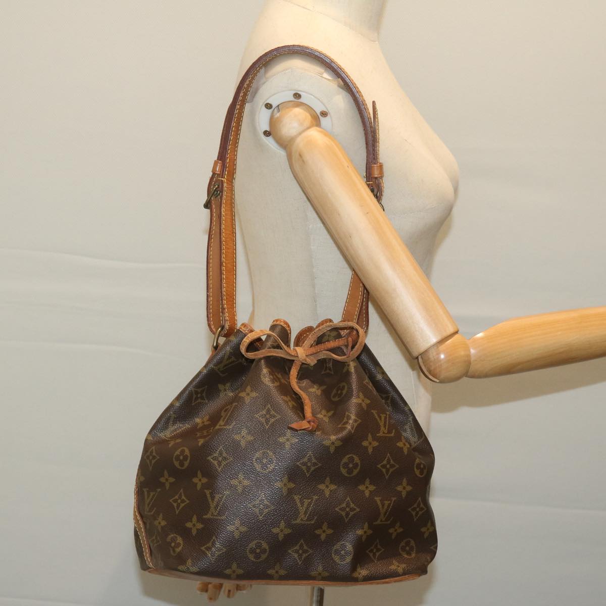 LOUIS VUITTON Monogram Petit Noe Shoulder Bag M42226 LV 62510