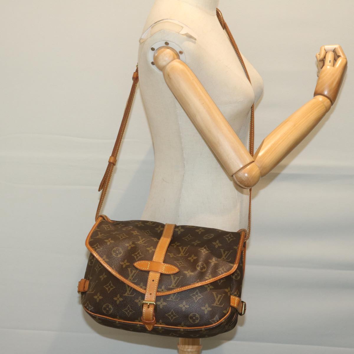LOUIS VUITTON Monogram Saumur 30 Shoulder Bag M42256 LV 62922