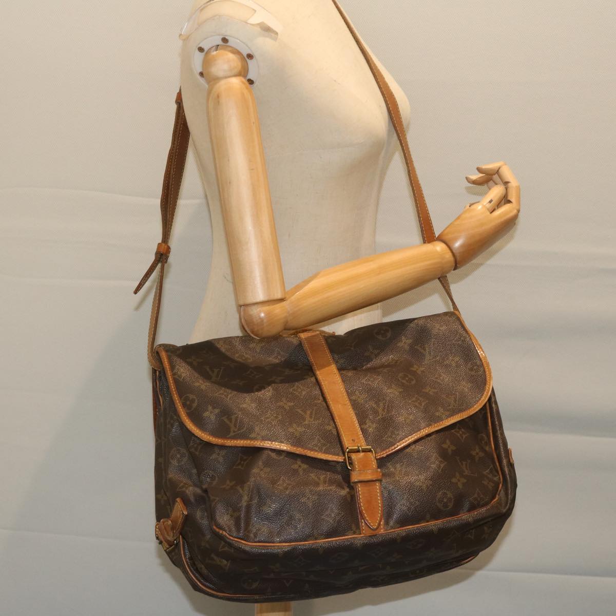 LOUIS VUITTON Monogram Saumur 35 Shoulder Bag M42254 LV 63511