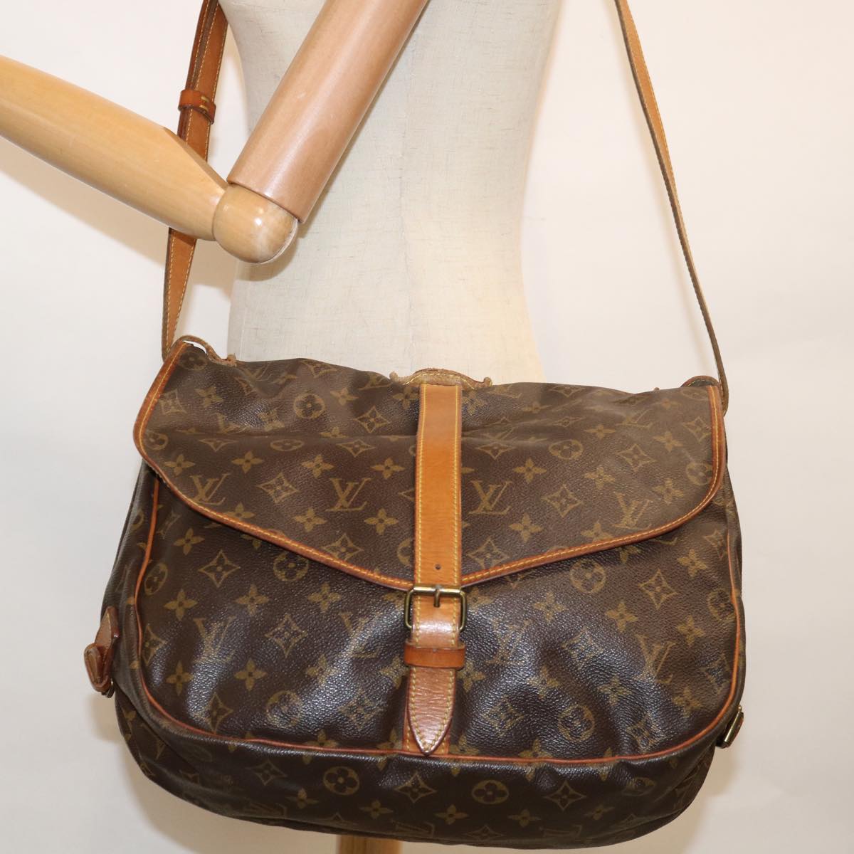LOUIS VUITTON Monogram Saumur 35 Shoulder Bag M42254 LV 63956