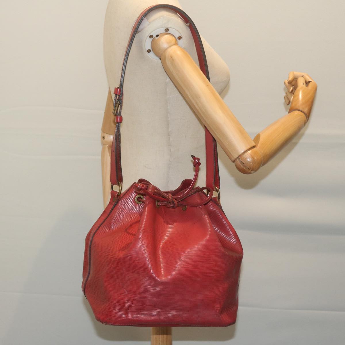 LOUIS VUITTON Epi Petit Noe Shoulder Bag Red M44107 LV 64342