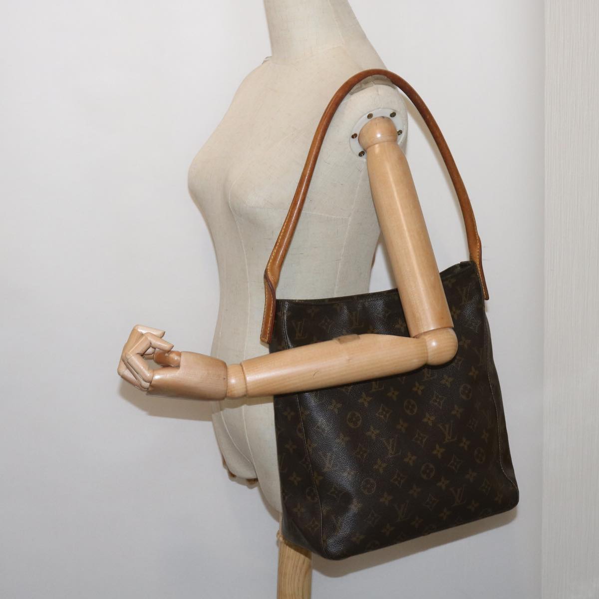 LOUIS VUITTON Monogram Looping GM Shoulder Bag M51145 LV 64352