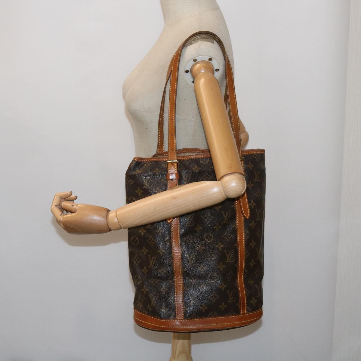 LOUIS VUITTON Monogram Bucket GM Shoulder Bag M42236 LV 64421