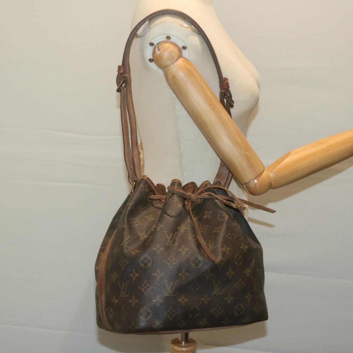 LOUIS VUITTON Monogram Petit Noe Shoulder Bag M42226 LV 64748