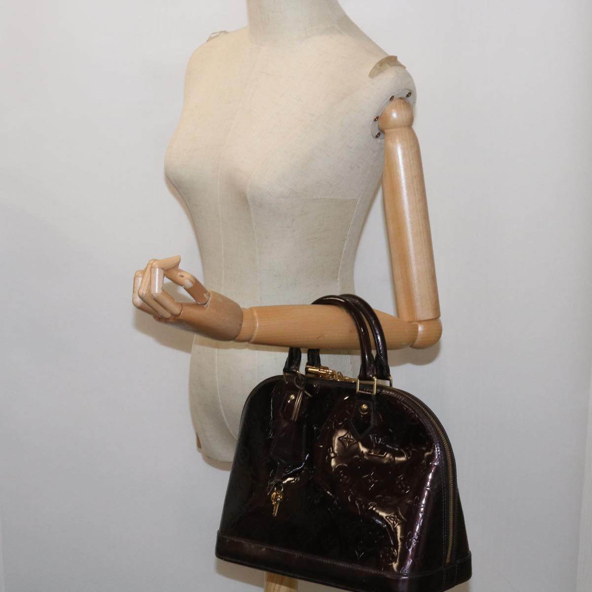 LOUIS VUITTON Monogram Vernis Alma PM Hand Bag Rouge Favist M91691 LV 64856