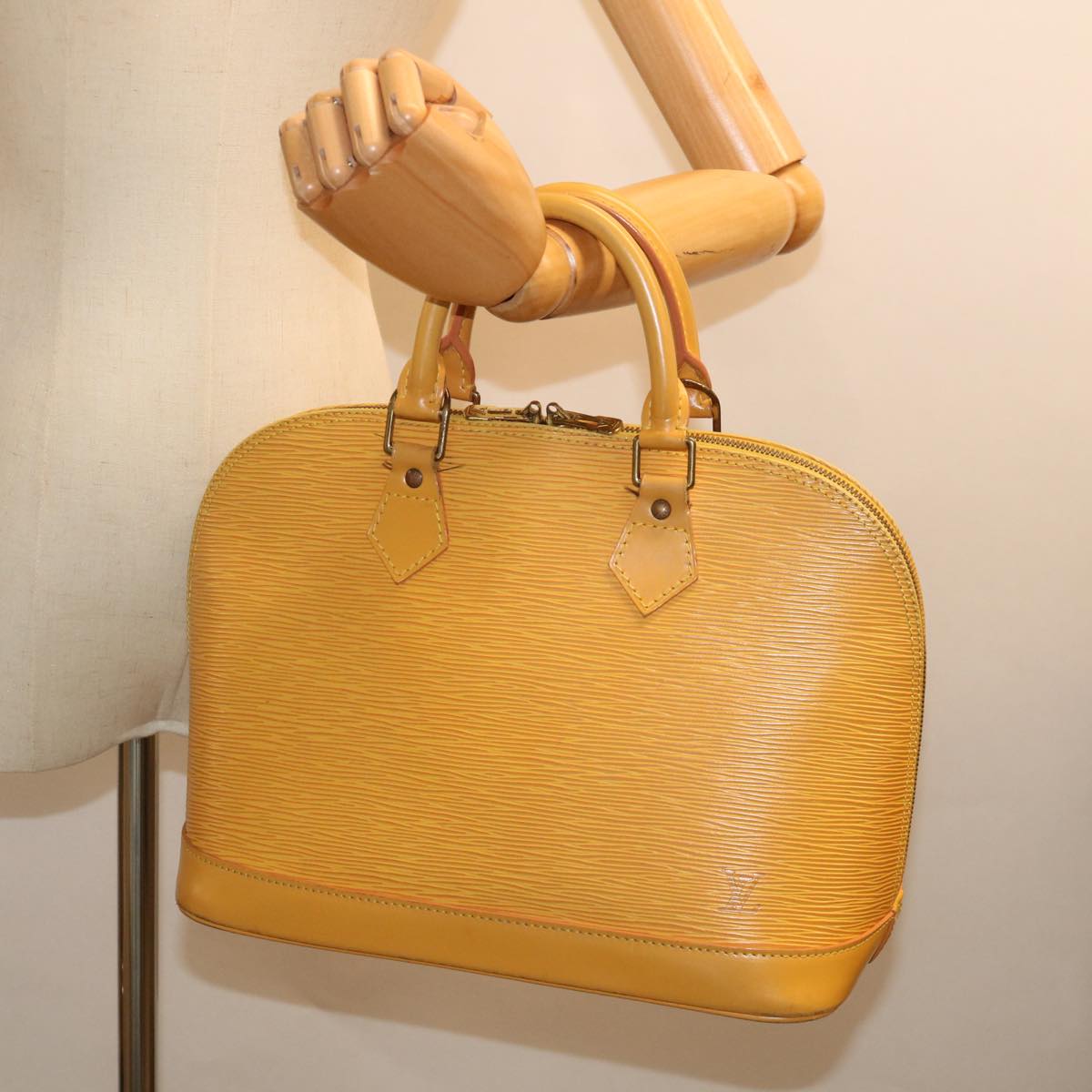 LOUIS VUITTON Epi Alma Hand Bag Tassili Yellow M52149 LV 69598
