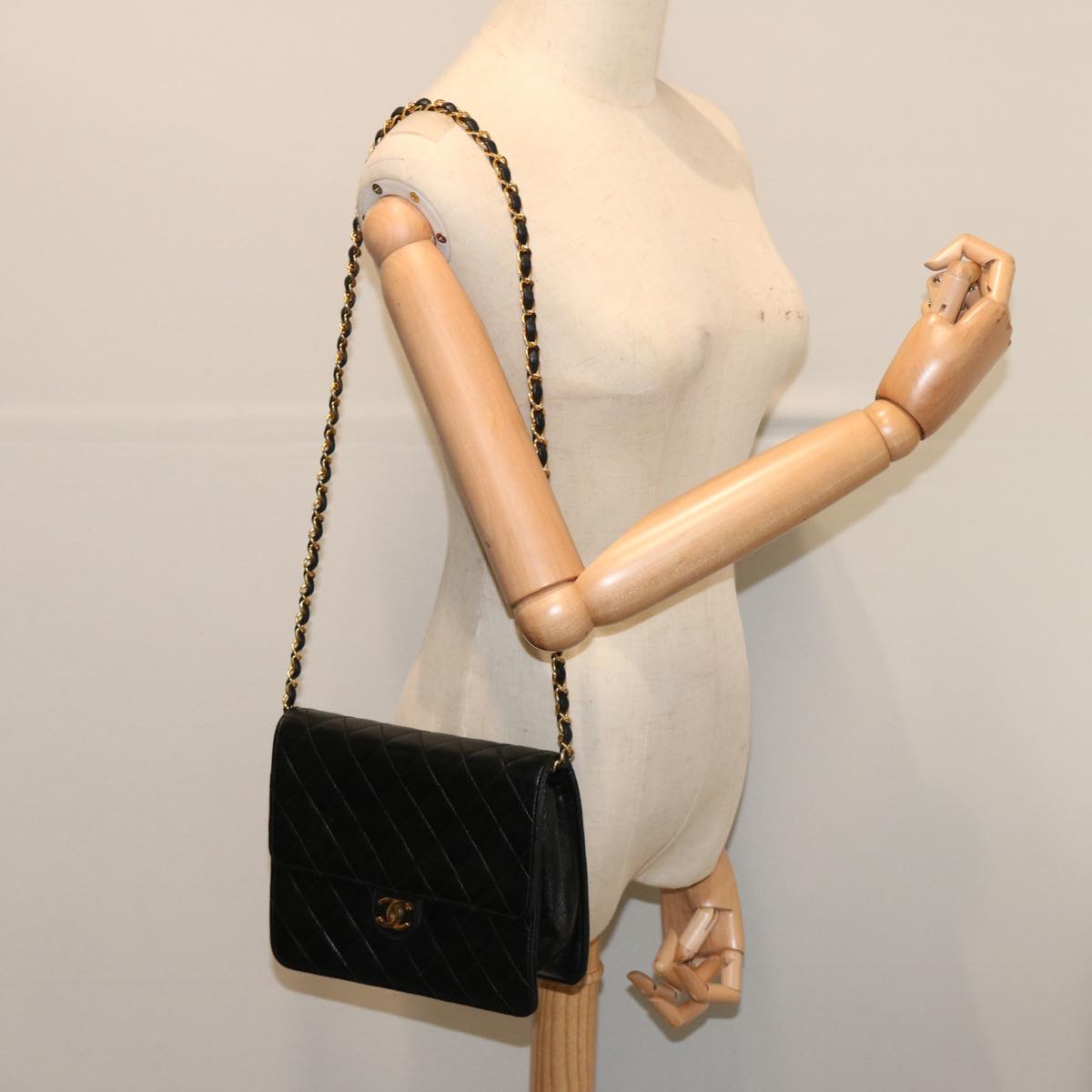 CHANEL Matelasse Chain Shoulder Bag Lamb Skin Black CC 69977A