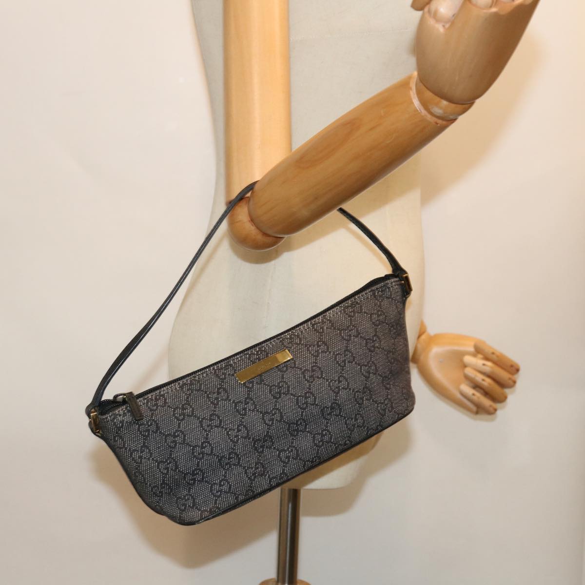 GUCCI GG Canvas Accessory Pouch Black 07198 70805