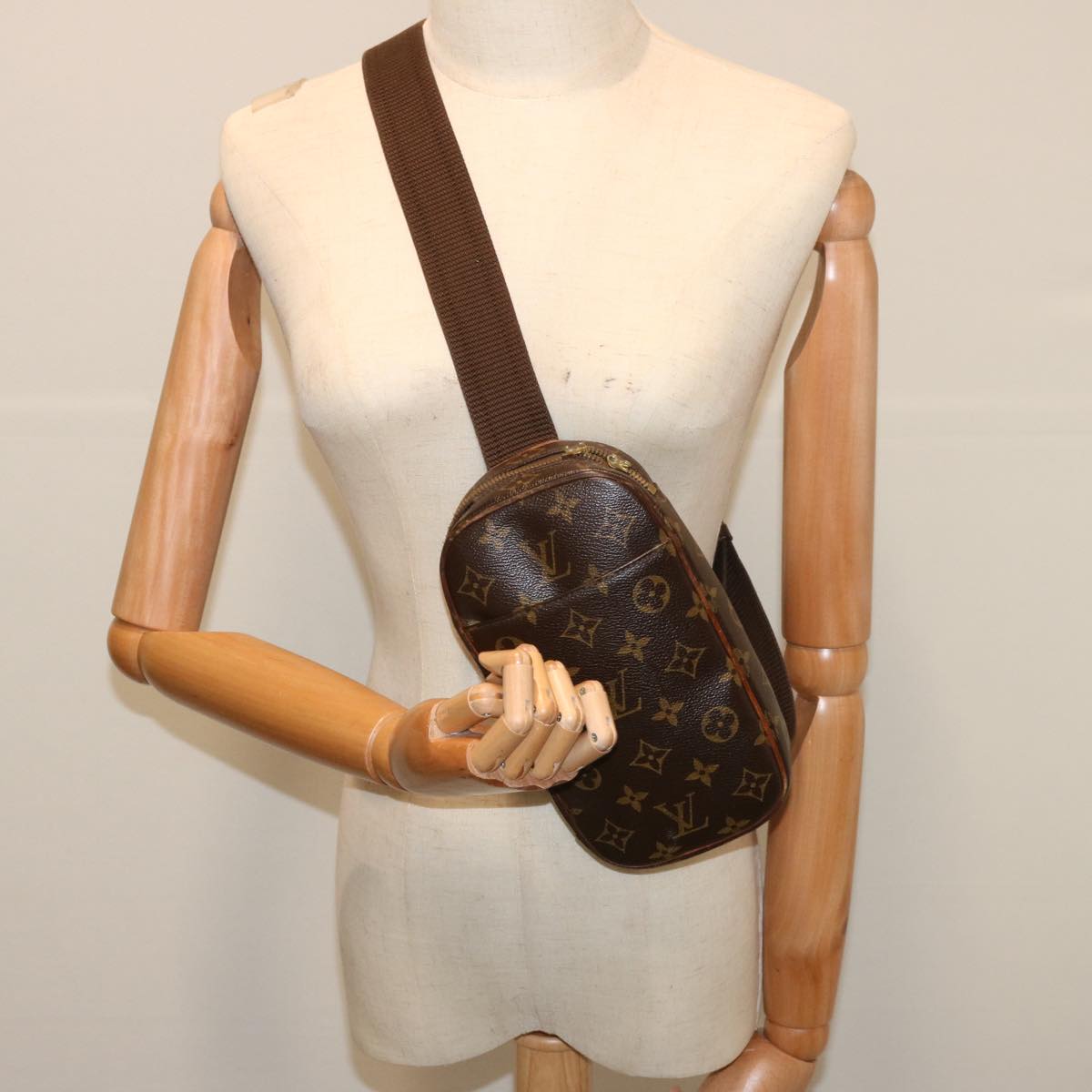 LOUIS VUITTON Monogram Pochette Gange Shoulder Bag M51870 LV 70923