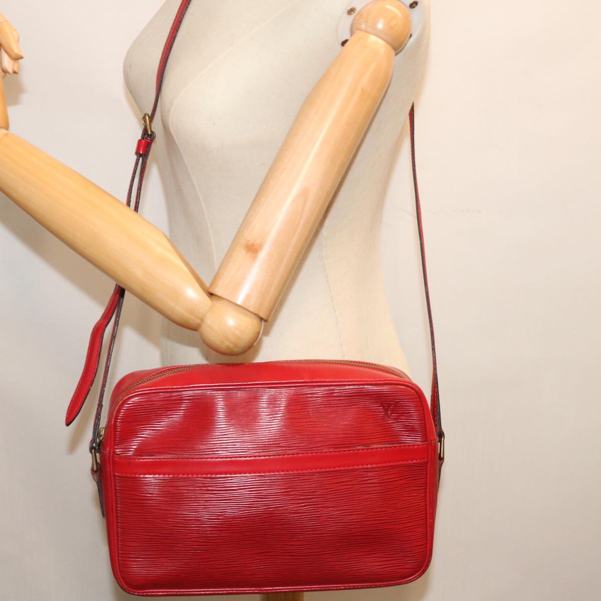 LOUIS VUITTON Epi Trocadero 27 Shoulder Bag Red M52317 LV 70926