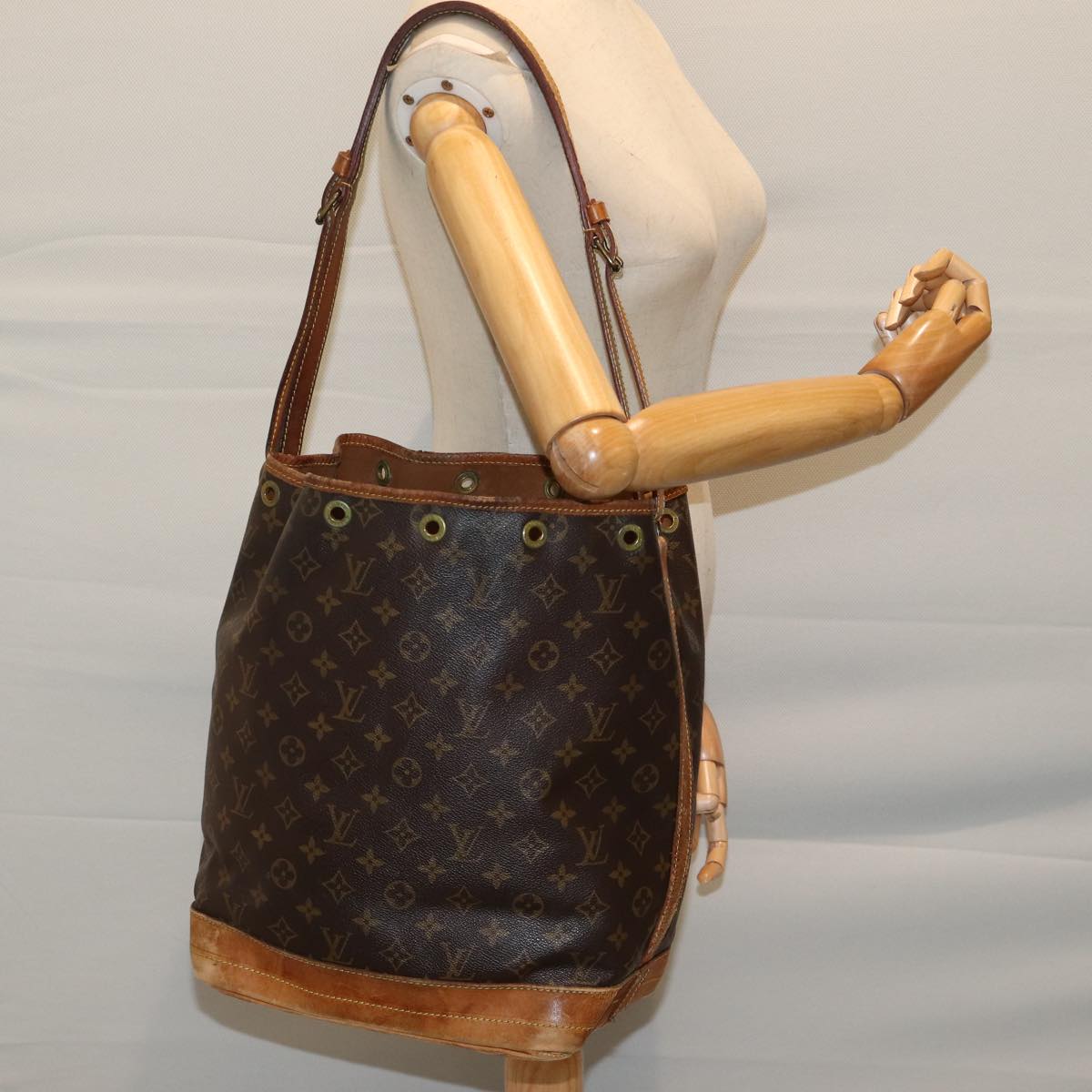LOUIS VUITTON Monogram Noe Shoulder Bag M42224 LV 70976