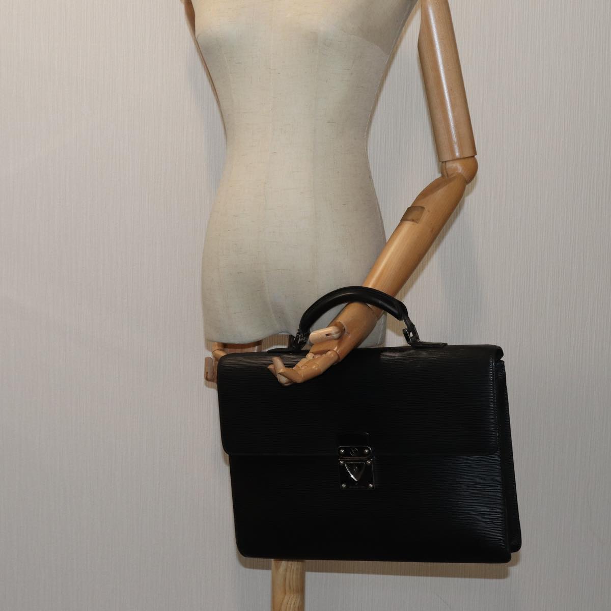 LOUIS VUITTON Epi Robusto 1 Business Bag Black M54532 LV 71088