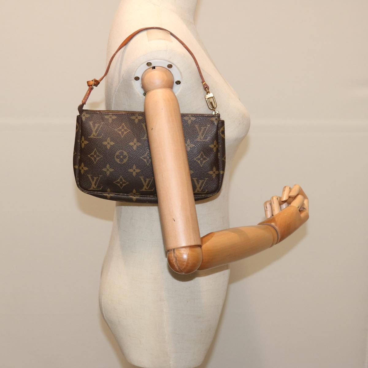 LOUIS VUITTON Monogram Pochette Accessoires Pouch M51980 LV 71141