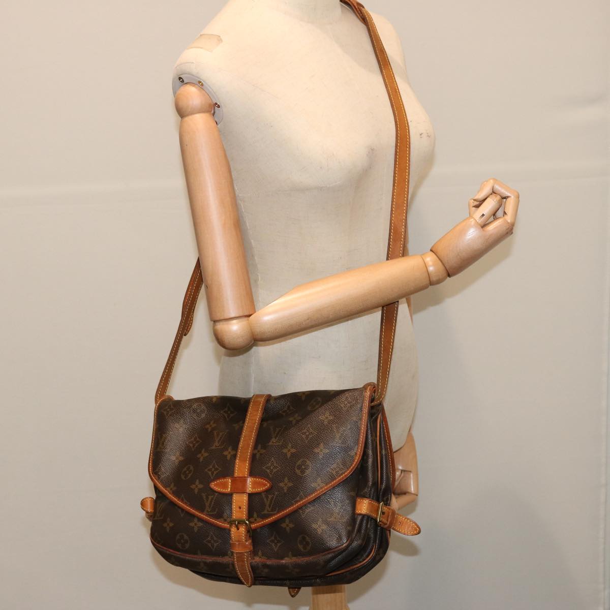 LOUIS VUITTON Monogram Saumur 30 Shoulder Bag M42256 LV 71176