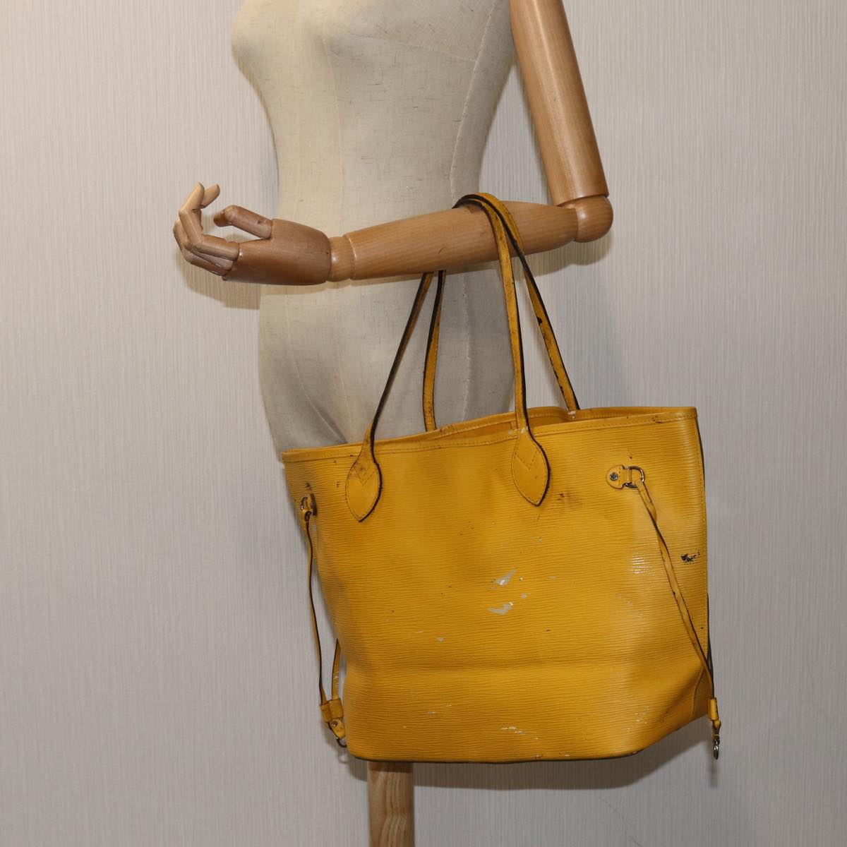 LOUIS VUITTON Epi Neverfull MM Tote Bag Mimosa M40957 LV 71198