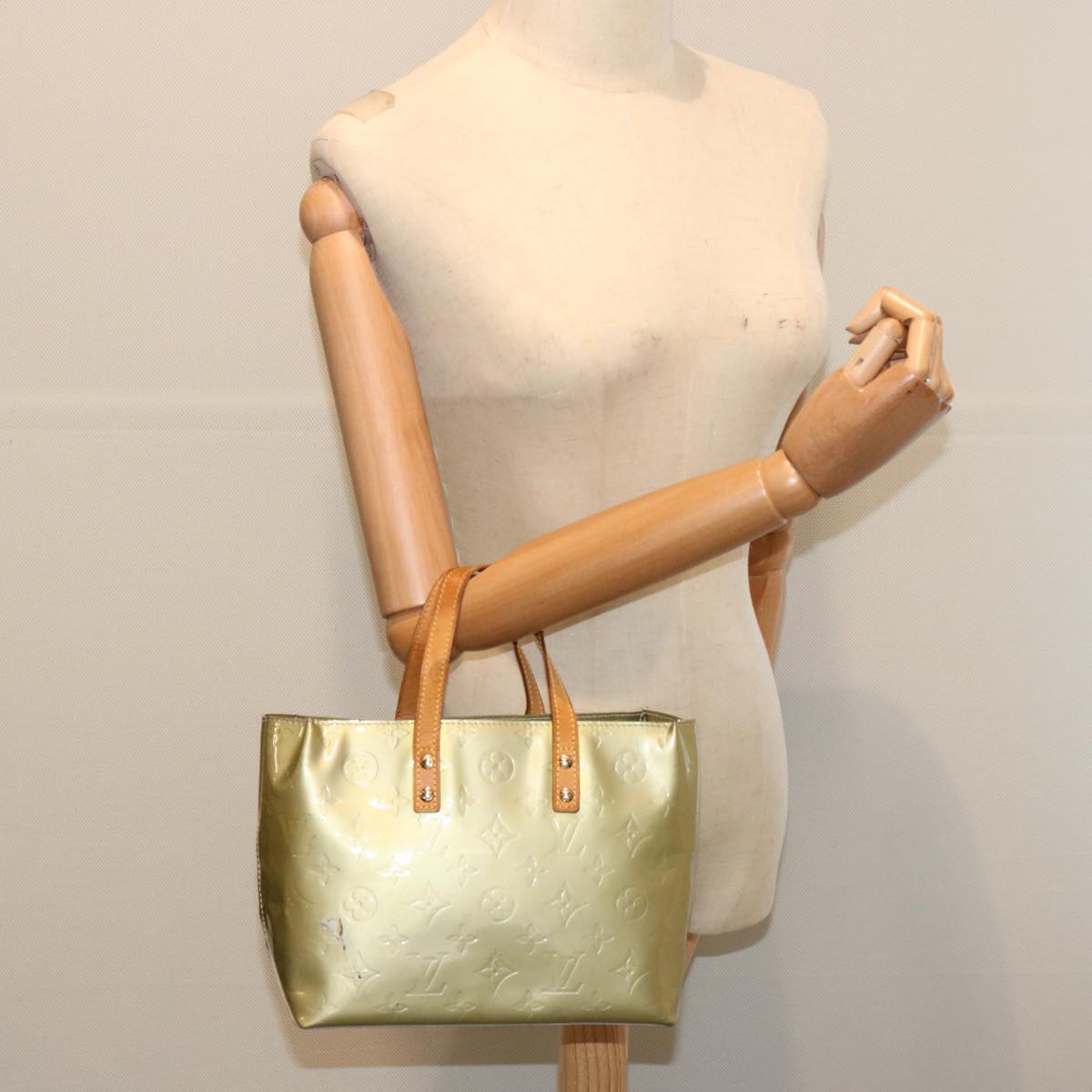 LOUIS VUITTON Monogram Vernis Reade PM Hand Bag Gris M91145 LV 71223