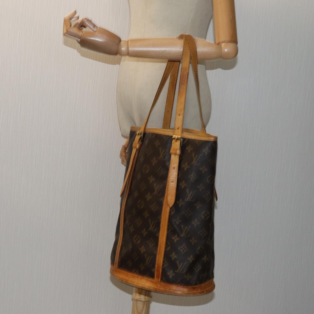 LOUIS VUITTON Monogram Bucket GM Shoulder Bag M42236 LV 72364