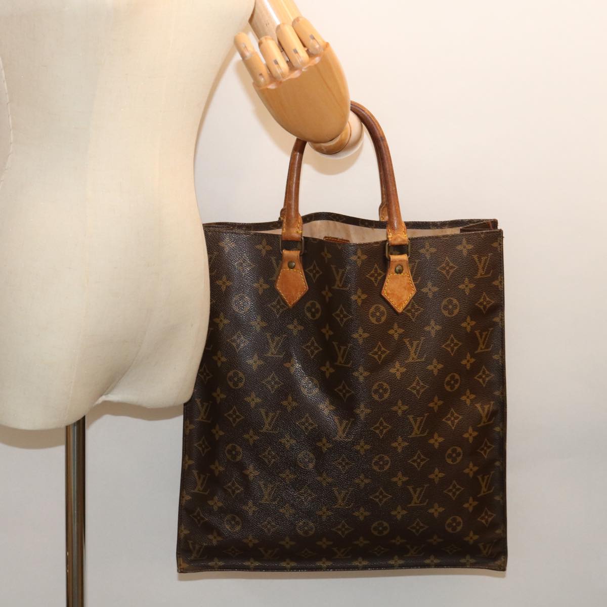 LOUIS VUITTON Monogram Sac Plat Hand Bag M51140 LV 72680