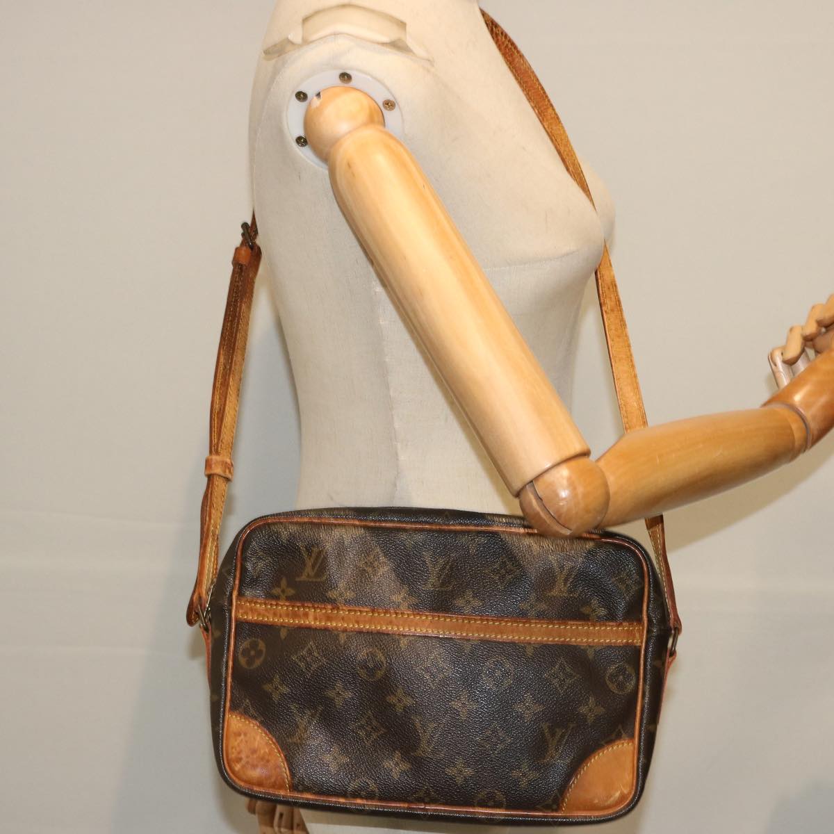 LOUIS VUITTON Monogram Trocadero 27 Shoulder Bag M51274 LV 72929