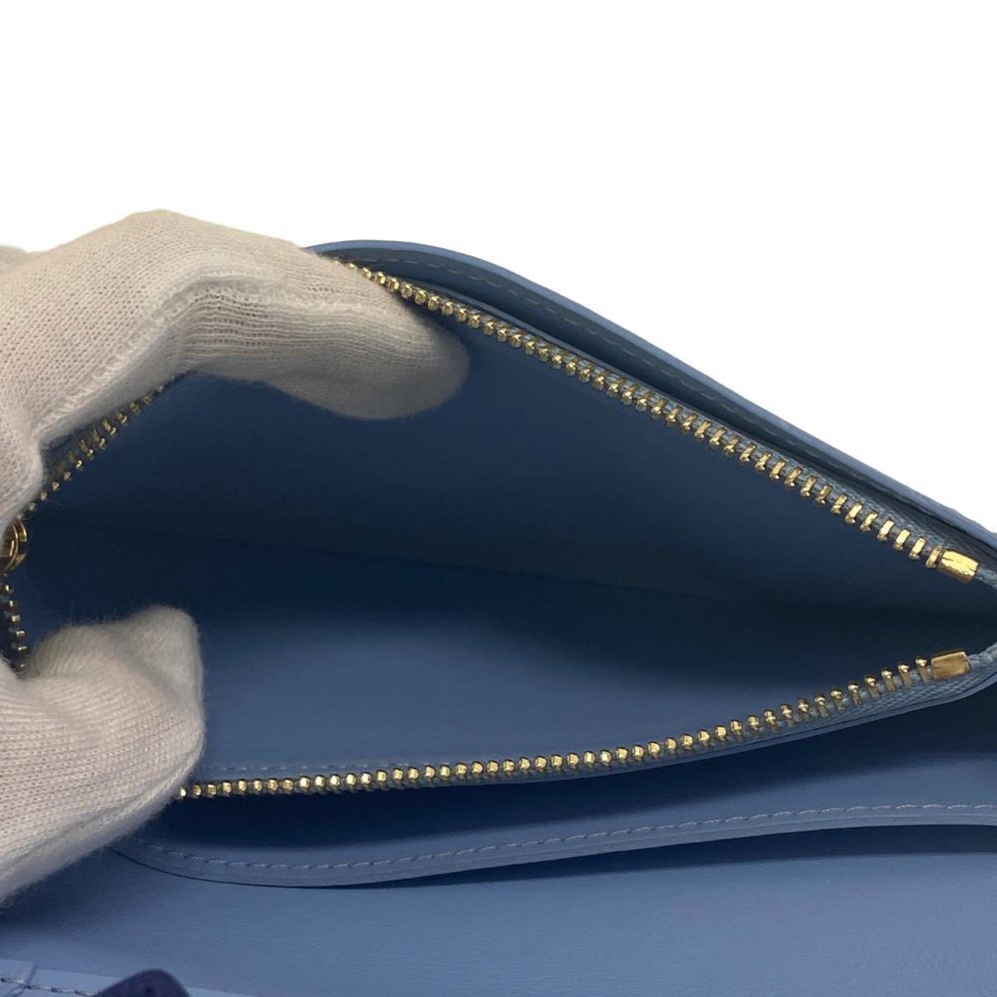 Louis Vuitton Capucines Leather Wallet ()