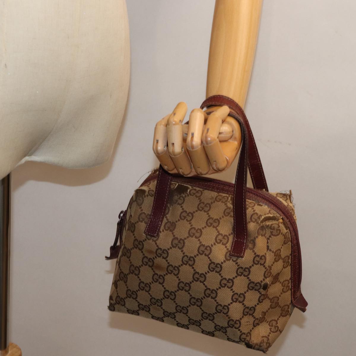 GUCCI GG Canvas Hand Pouch Beige 124542 74207