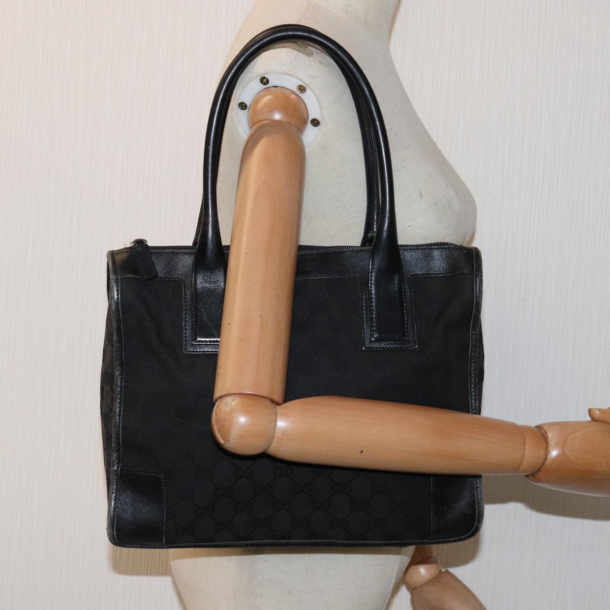 GUCCI GG Canvas Hand Bag Black 000 0855 77090