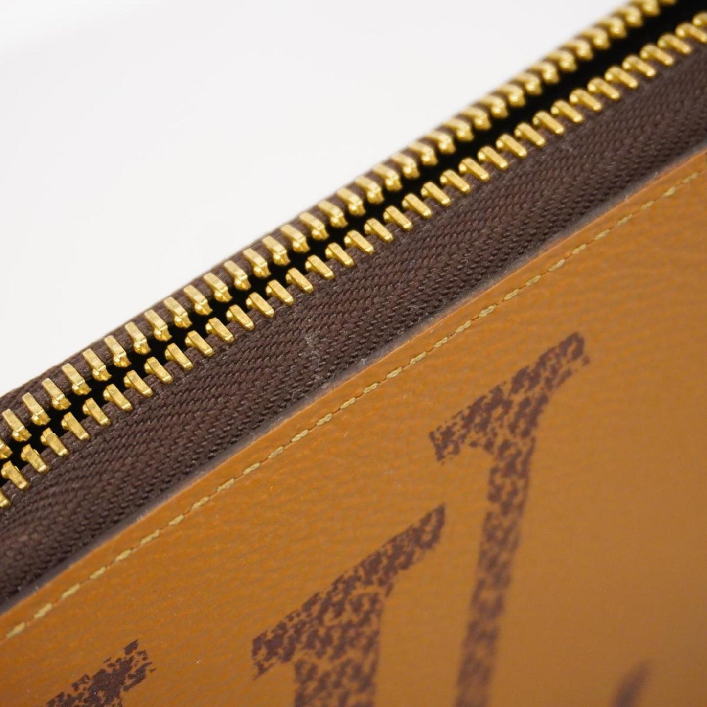 Louis Vuitton Zippy Wallet Leather Wallet ()