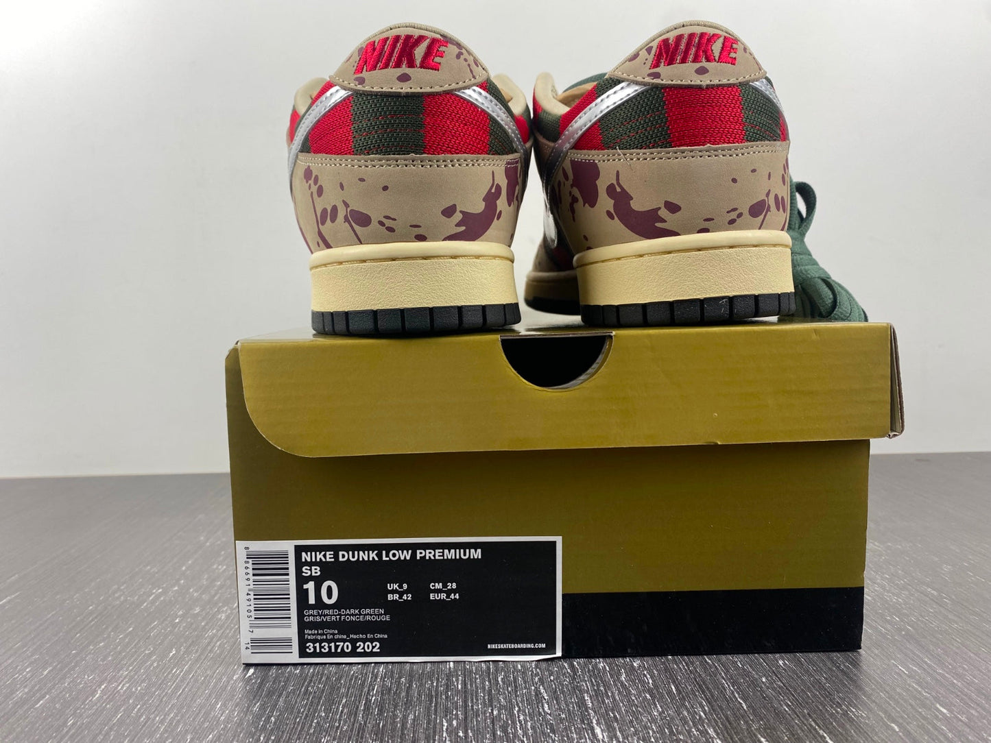 Designer SB Dunk Low “Freddy Kruegerâ€Â