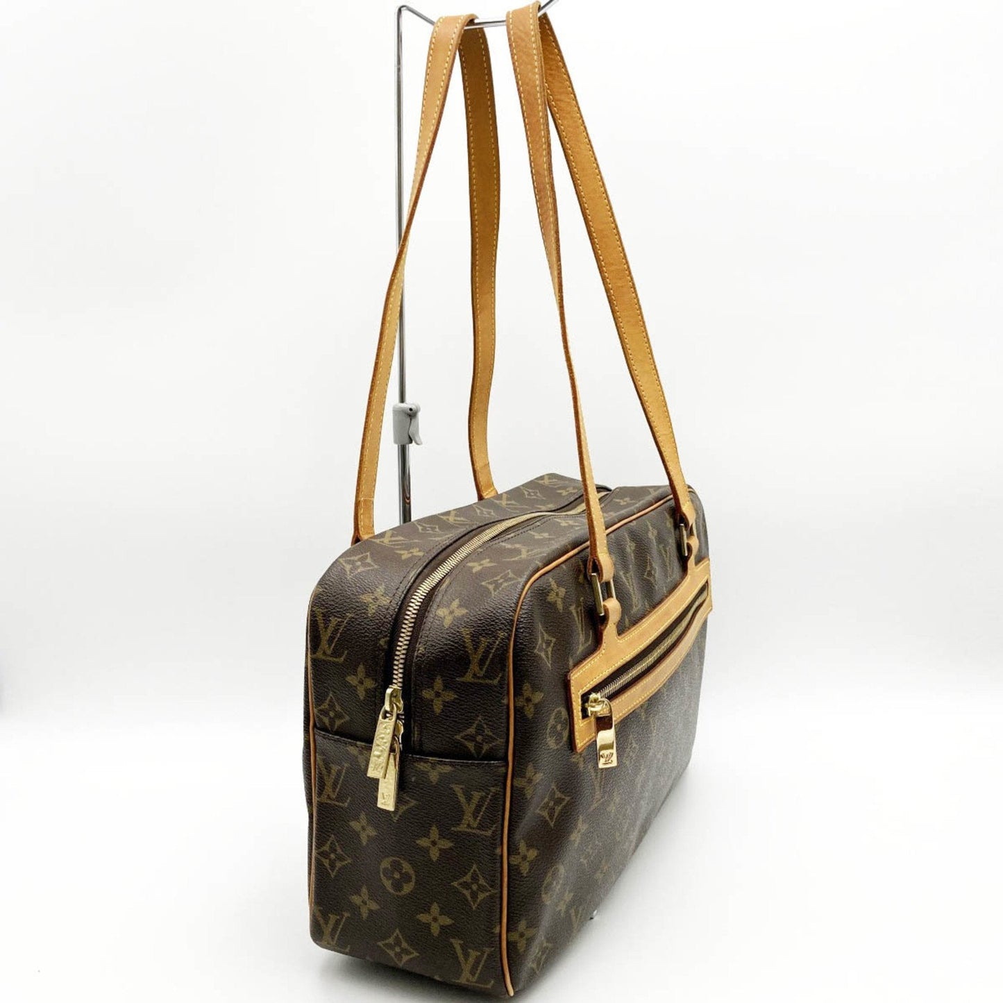 Louis Vuitton Cite Canvas Shoulder Bag ()