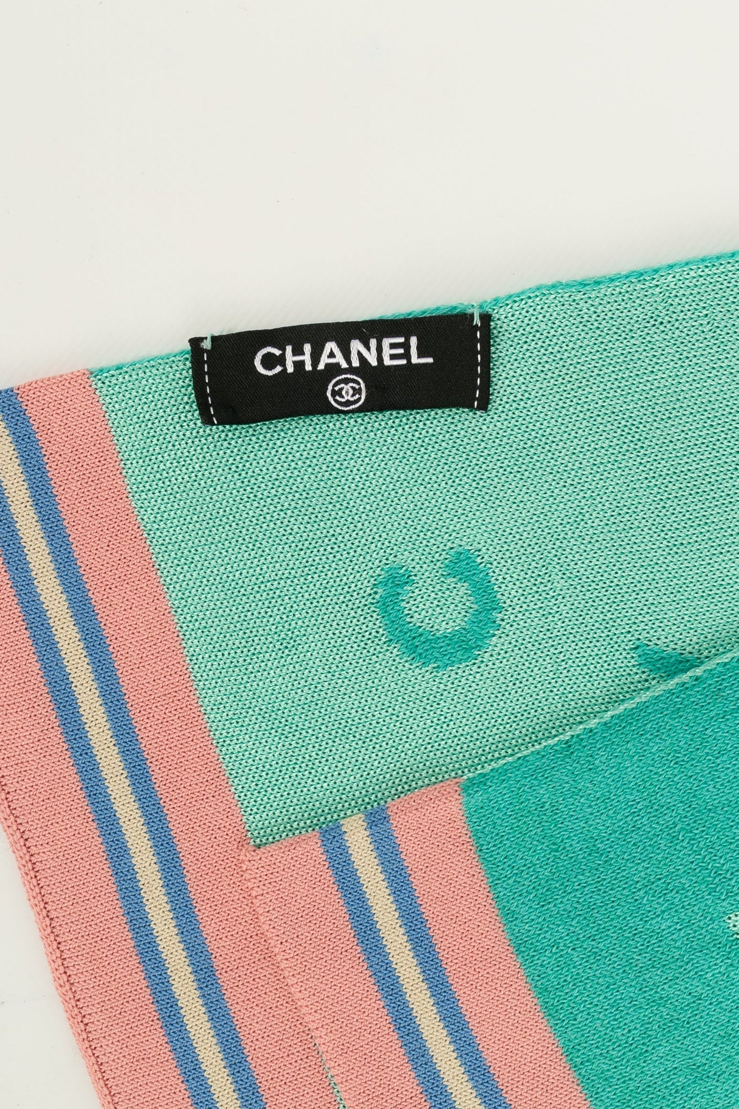 Écharpe verte Chanel