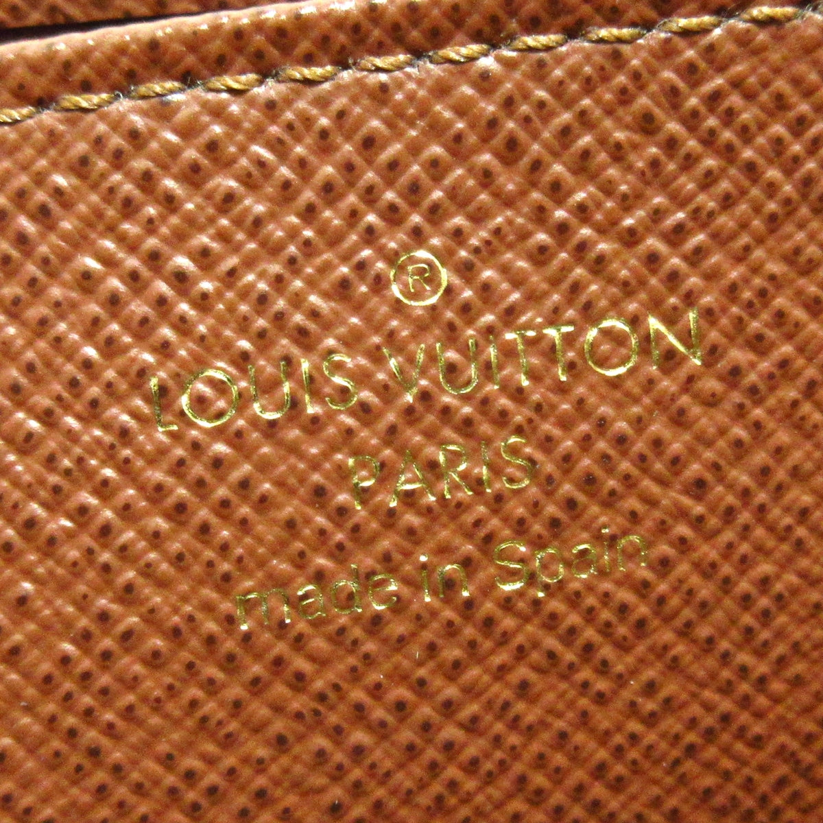 Louis Vuitton Zippy Canvas Wallet ()