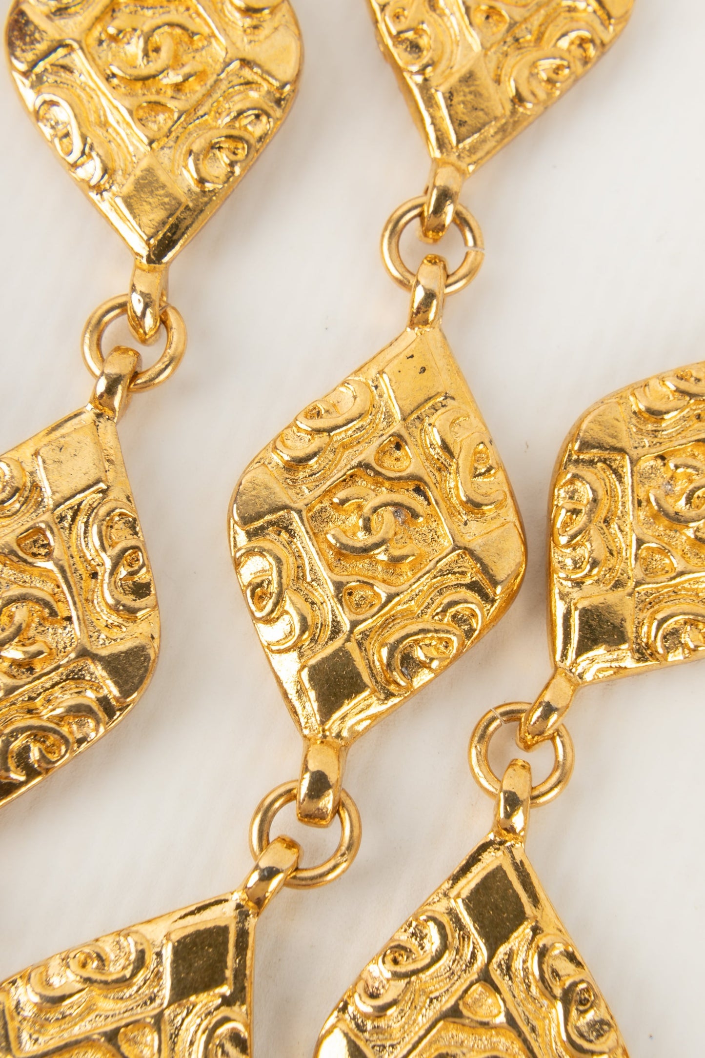 Collier / sautoir en métal doré Chanel