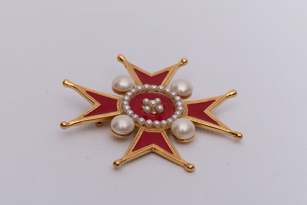 Broche croix Chanel Haute Couture