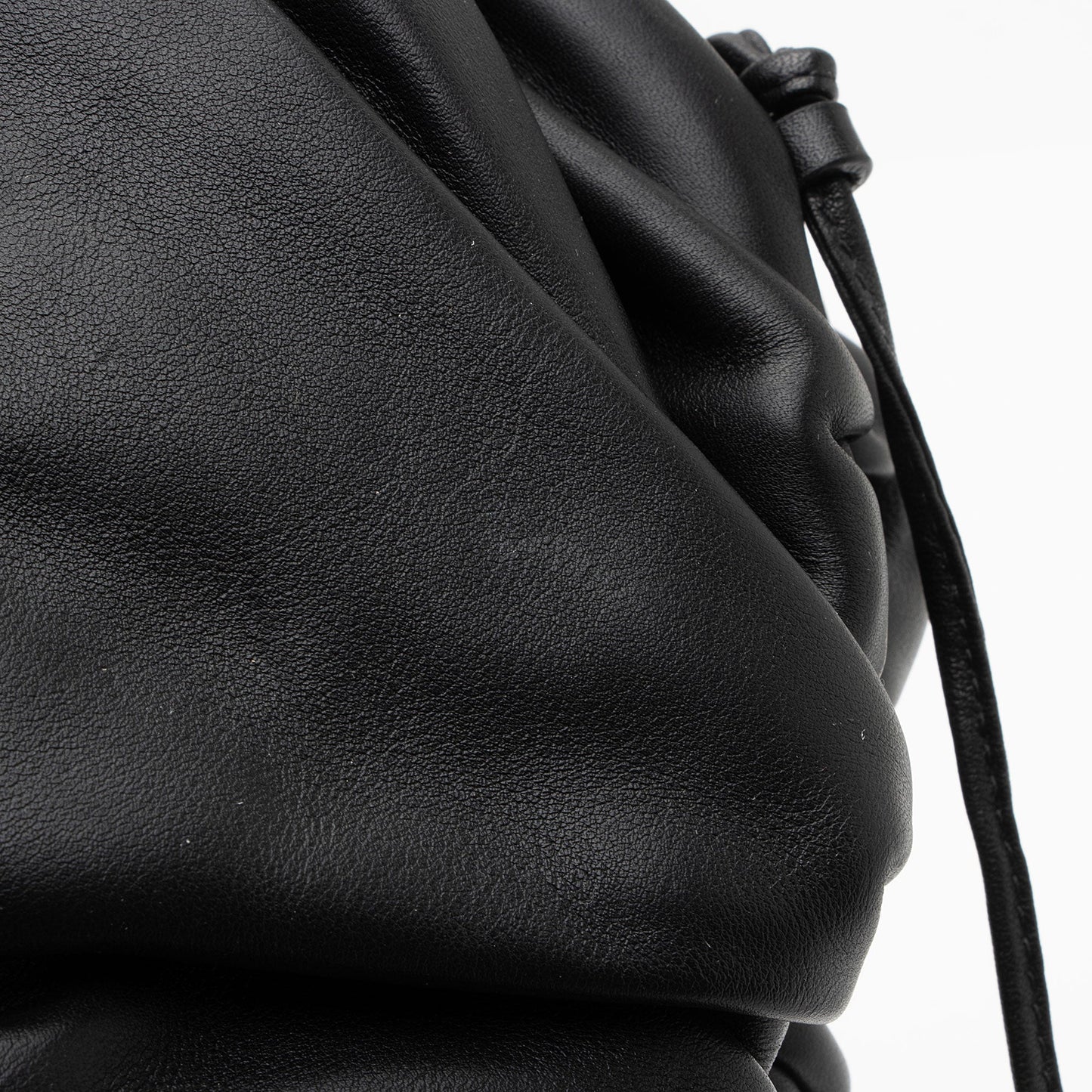 Bottega Veneta Calfskin Mini Pouch (SHF-MYjc4F)