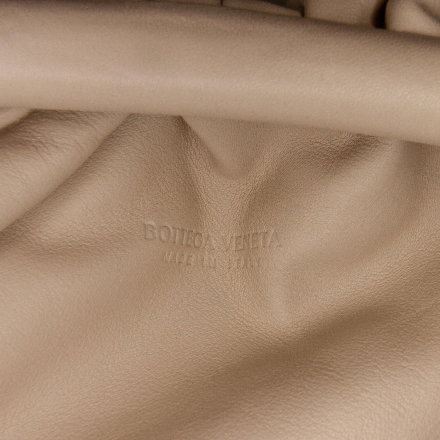 Bottega Veneta The Mini Pouch (SHG-hrtdsy)