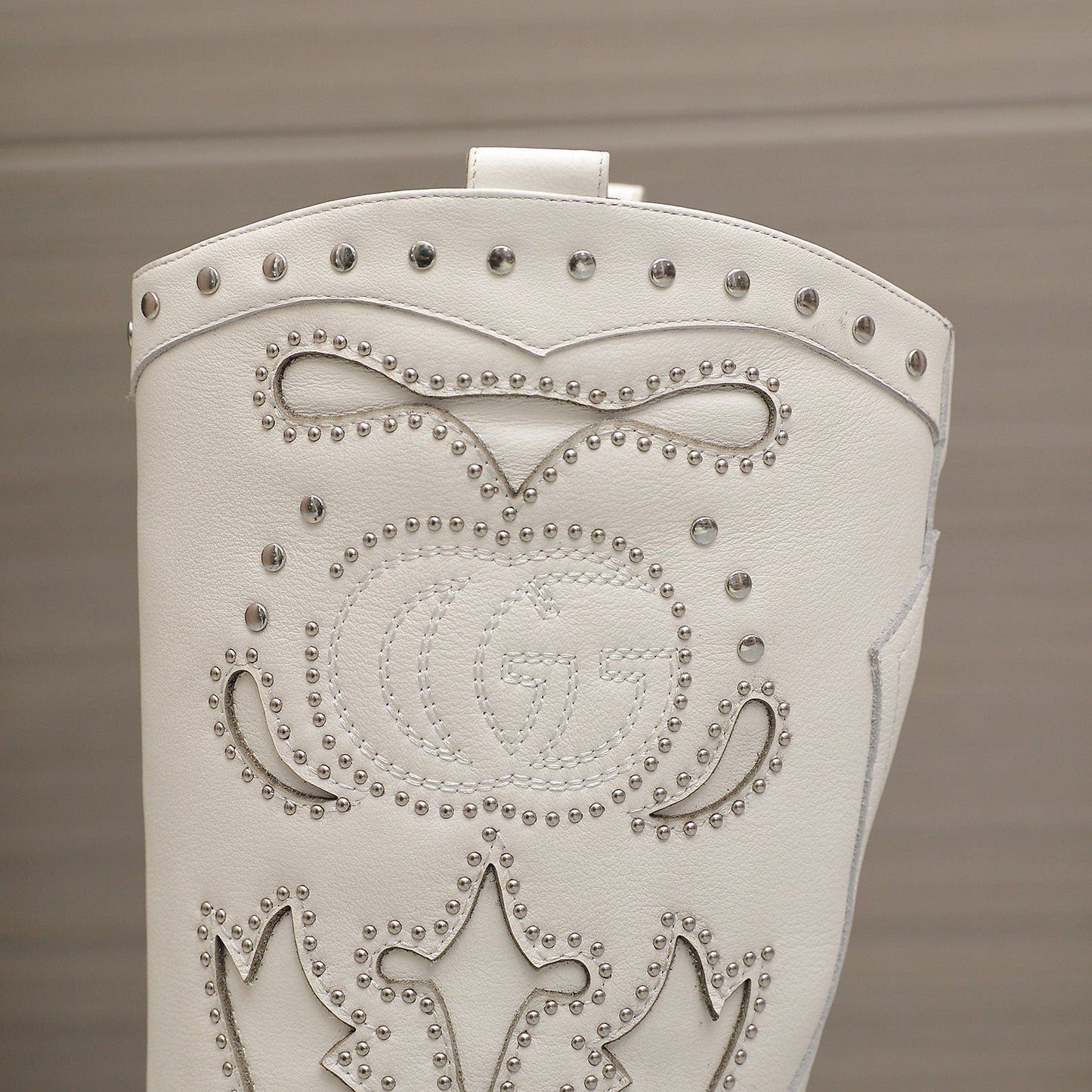 GG WOMEN'S BOOT WITH DOUBLE G AND STUDS WHITE
