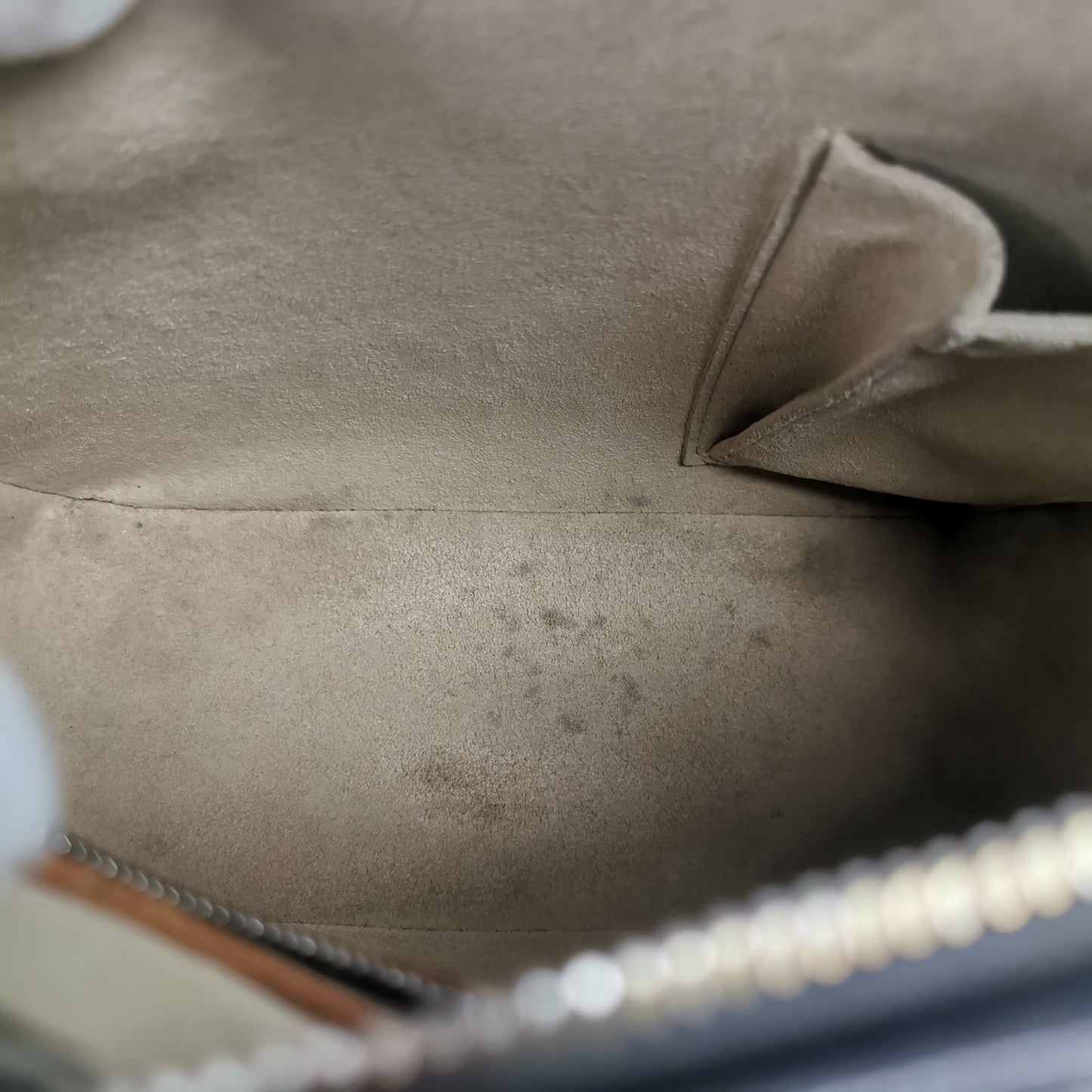 Louis Vuitton Looping MM Monogram Canvas