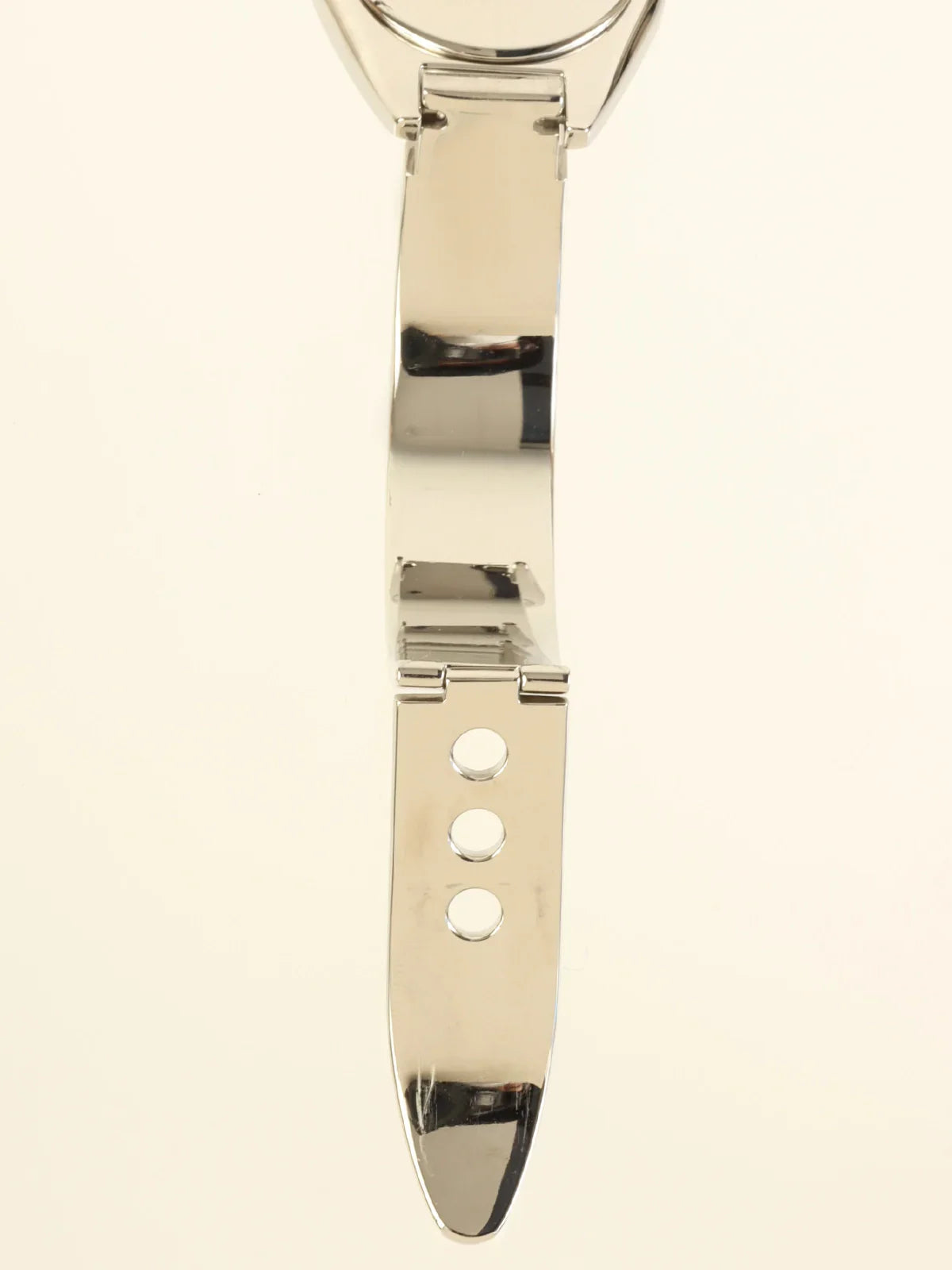 GUCCI Round Face Bangle Watch Silver
