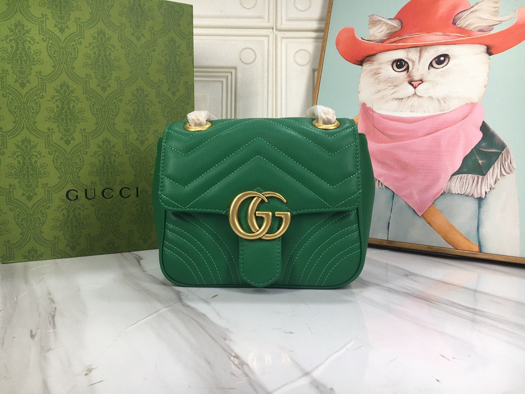 GC543 GG Marmont Mini Shoulder Bag / 7"W x 5.9"H x 3.1"D