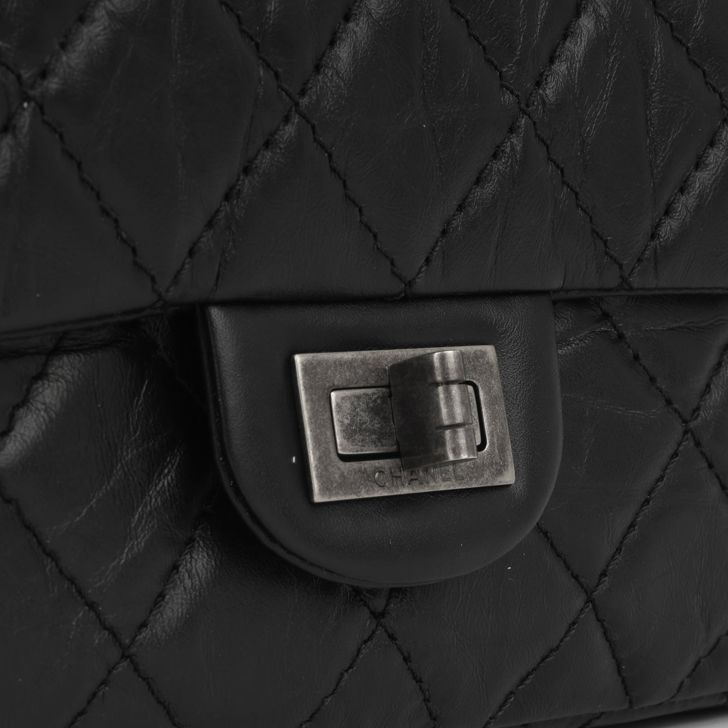 Chanel 2.55 Reissue 226