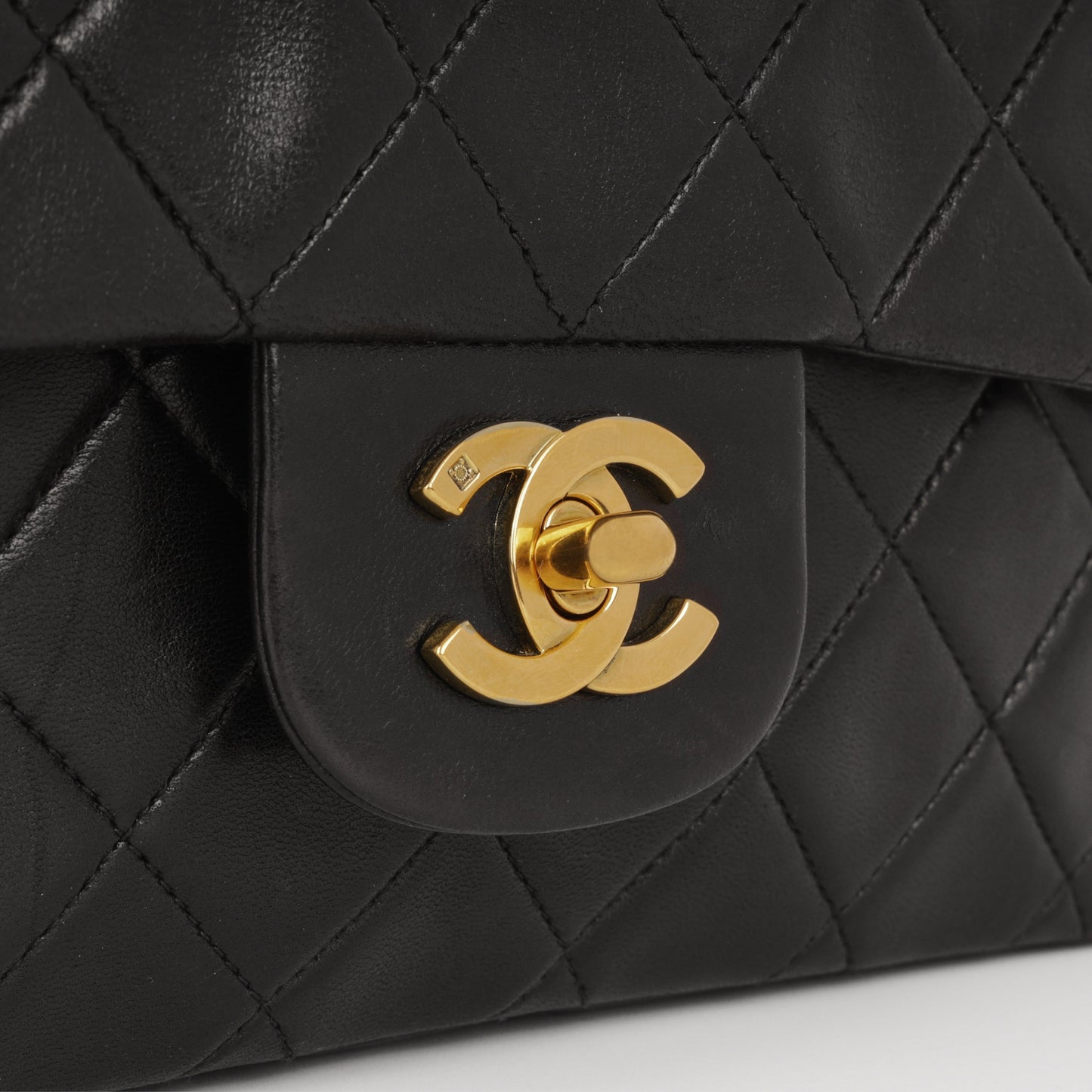Chanel Vintage Classic Flap - Medium